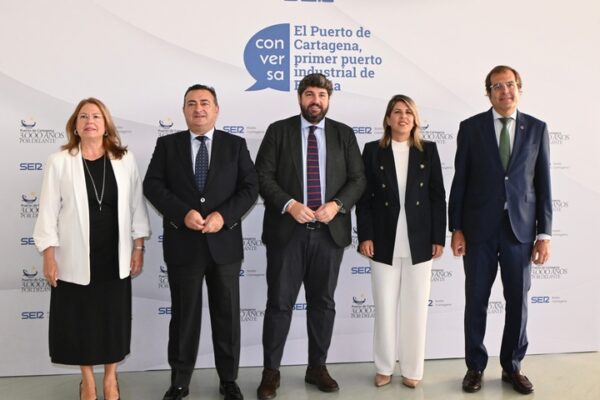 Fernando López Miras sobre los $3.000$ millones de inversión para descarbonizar Escombreras con hidrógeno verde.