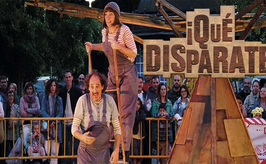 Cartel del espectáculo «Que disparate», con dos payasos y elementos de circo, que se presentará en Beniaján el 5 de octubre a las 12 en el Centro Cultural.