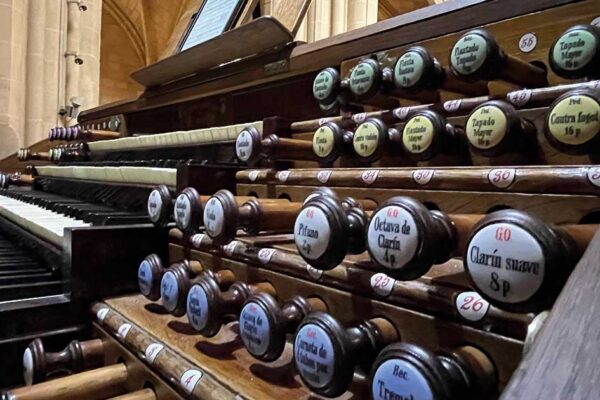 Vista del imponente órgano Merklin-Schütze (1857) de la Catedral de Murcia, sede del Ciclo Internacional de Órgano.