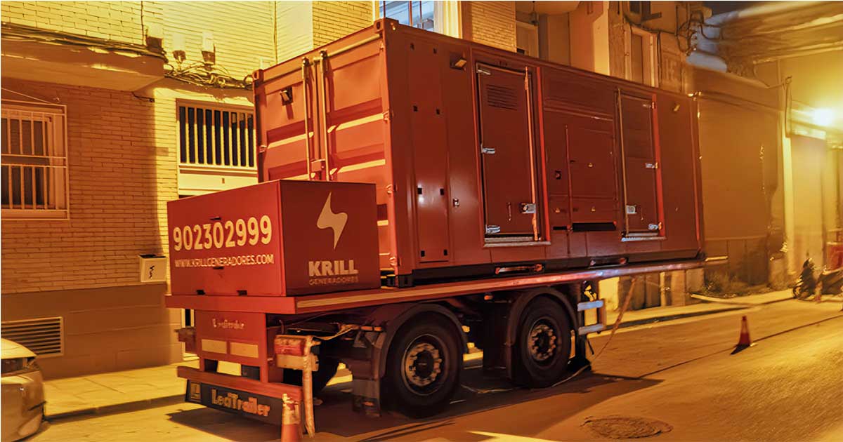 Grupo electrógeno sobre remolque en una calle de Beniaján para evitar cortes de luz.