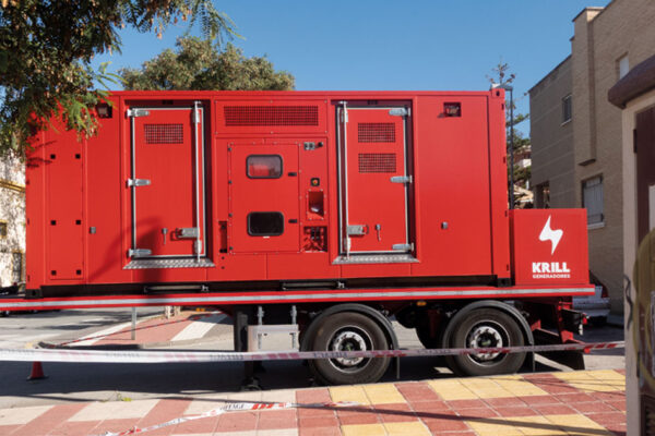 Generador eléctrico instalado en la urbanización Montegrande, Torreagüera, para garantizar suministro durante apagones