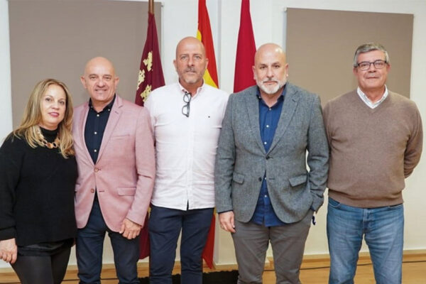 Miembros de la Junta Municipal de La Manga-Cabo de Palos tras su constitución oficial en el Ayuntamiento de Cartagena