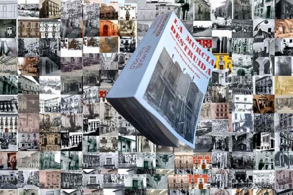 El libro ‘La Murcia Destruida’ de José Miguel Rubio Polo vuela sobre un collage de fotografías antiguas de monumentos y edificios históricos hoy desaparecidos de Murcia.