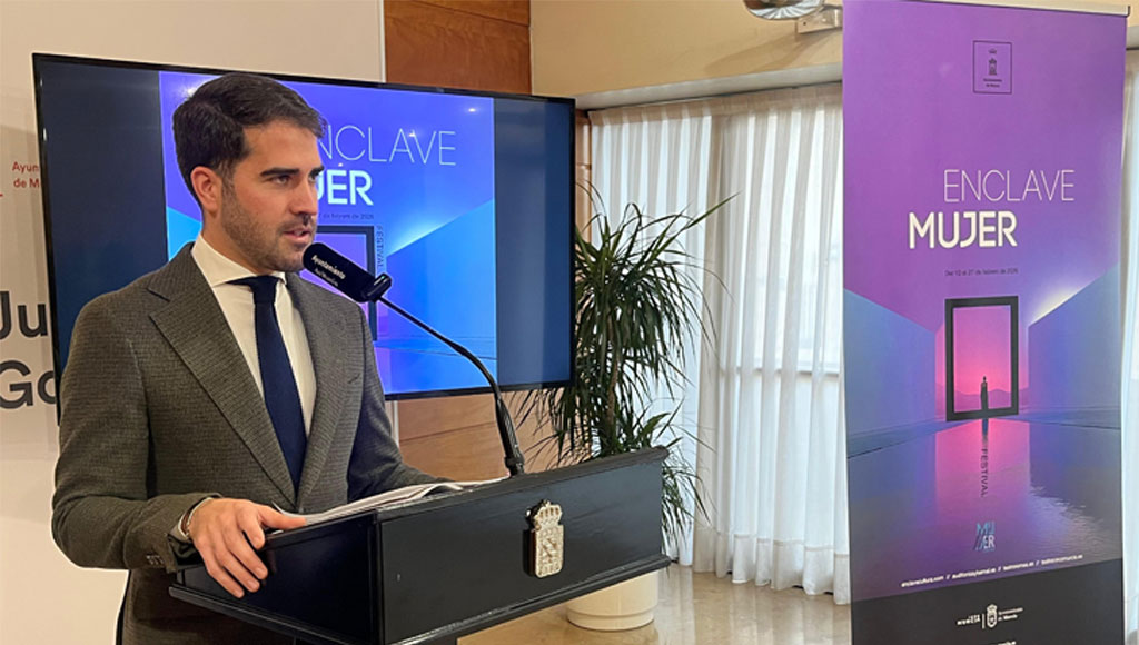 Concejal Diego Avilés presenta la octava edición del Festival Enclave Mujer Miradas en Murcia, evento por la igualdad de género del 10 al 27 febrero 2026.