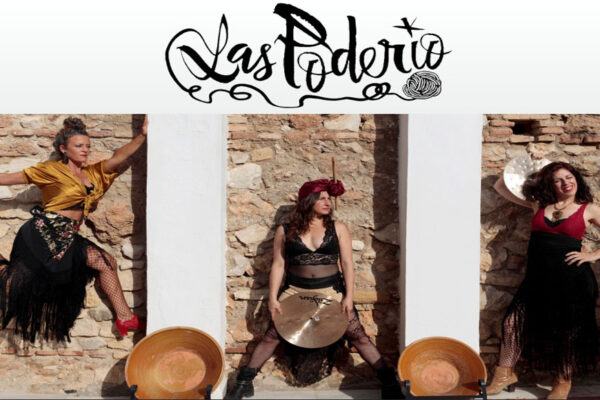 Cartel promocional de Las Poderío para el espectáculo «Aletheia» en el Festival Enclave Mujer de Beniaján, mostrando a las tres artistas principales posando juntas, representando empoderamiento femenino y humor.