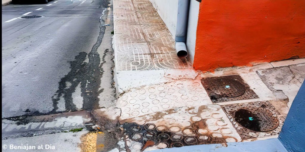 Vista frontal de la rampa de acceso a la vivienda de Antonio en Torreagüera (Murcia).