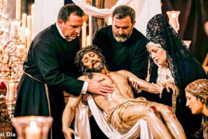 Imagen de la Semana Santa de Los Ramos con Cristo descendido de la cruz junto a la Virgen María