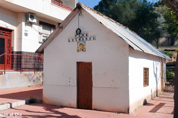 Barraca instalada en un jardín público de la pedanía de Los Ramos, Murcia