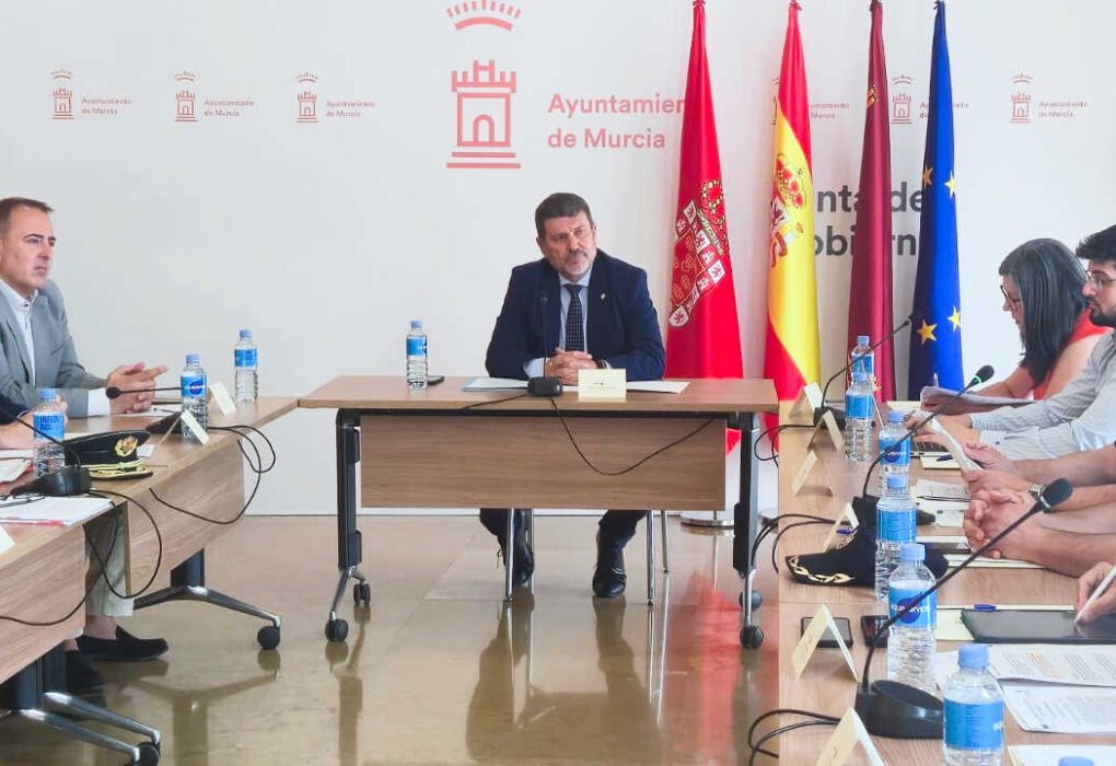 Fulgencio Perona, concejal de Seguridad Ciudadana del Ayuntamiento de Murcia, durante la Junta Local de Seguridad celebrada el 18 de junio de 2026