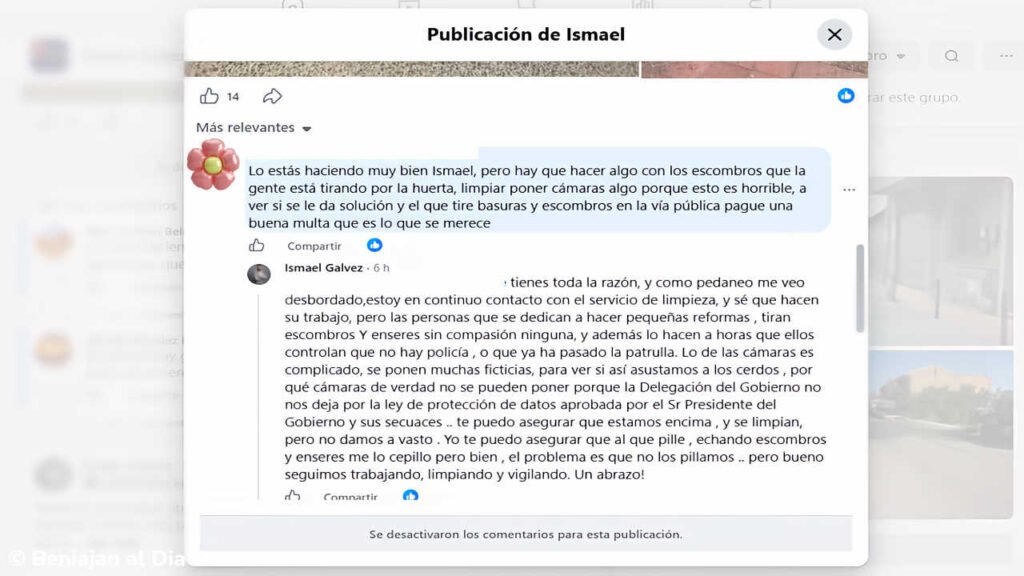 Captura de una conversación en Facebook en la que Ismael Gálvez, presidente de la Junta Municipal de Los Dolores, responde a un comentario sobre los vertidos de escombros y enseres en la pedanía.
