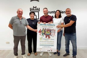 El concejal de Deportes, el pedáneo de Beniaján y miembros de Ambulancia del Deseo presentan la Marcha Solidaria de 2026