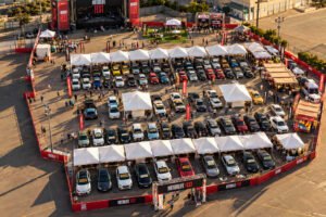 Vista aérea de Motorlife Fest 2026 en Murcia, con vehículos de ocasión, carpas y zona de exposición en La FICA.
